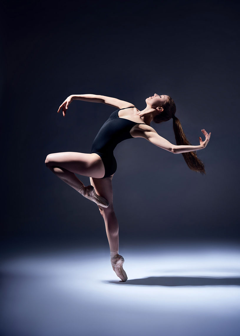 Ballet dancer shot using Profoto Magnum light modifier.